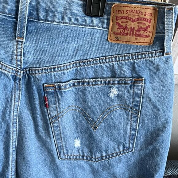 Ladies Levis 501 denim cutoff shorts size 32W - Picture 7 of 8